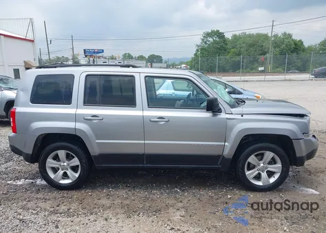 2017 Jeep Patriot Latitude 4X4 z USA, uszkodzony, nr VIN 1C4NJRFB6HD165619